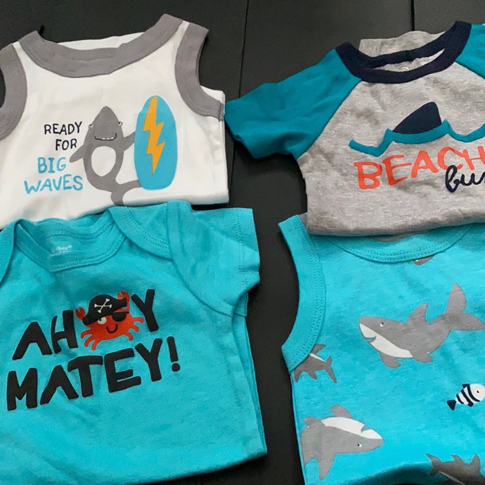 Gerber newborn onesies 4 pack